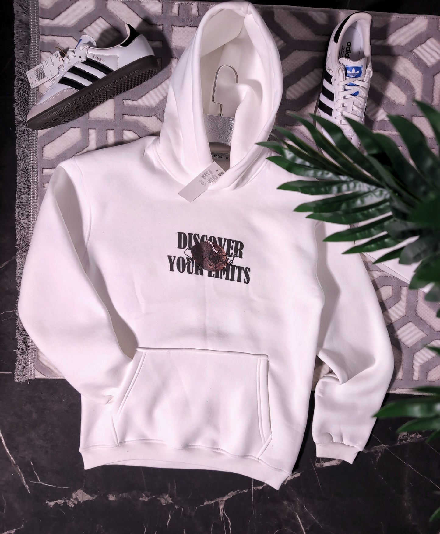 hoodie discover your limit (blanc)