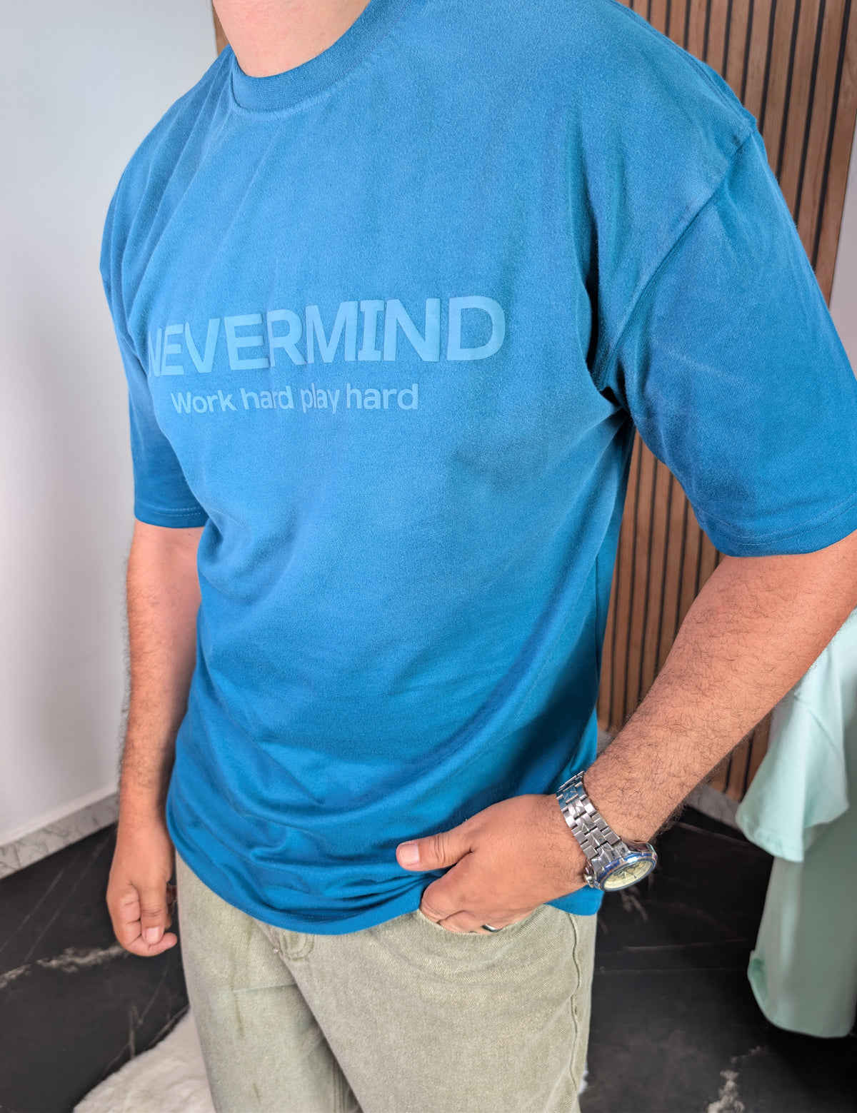 Essential shirt NEVER MIND ( pull oversize)