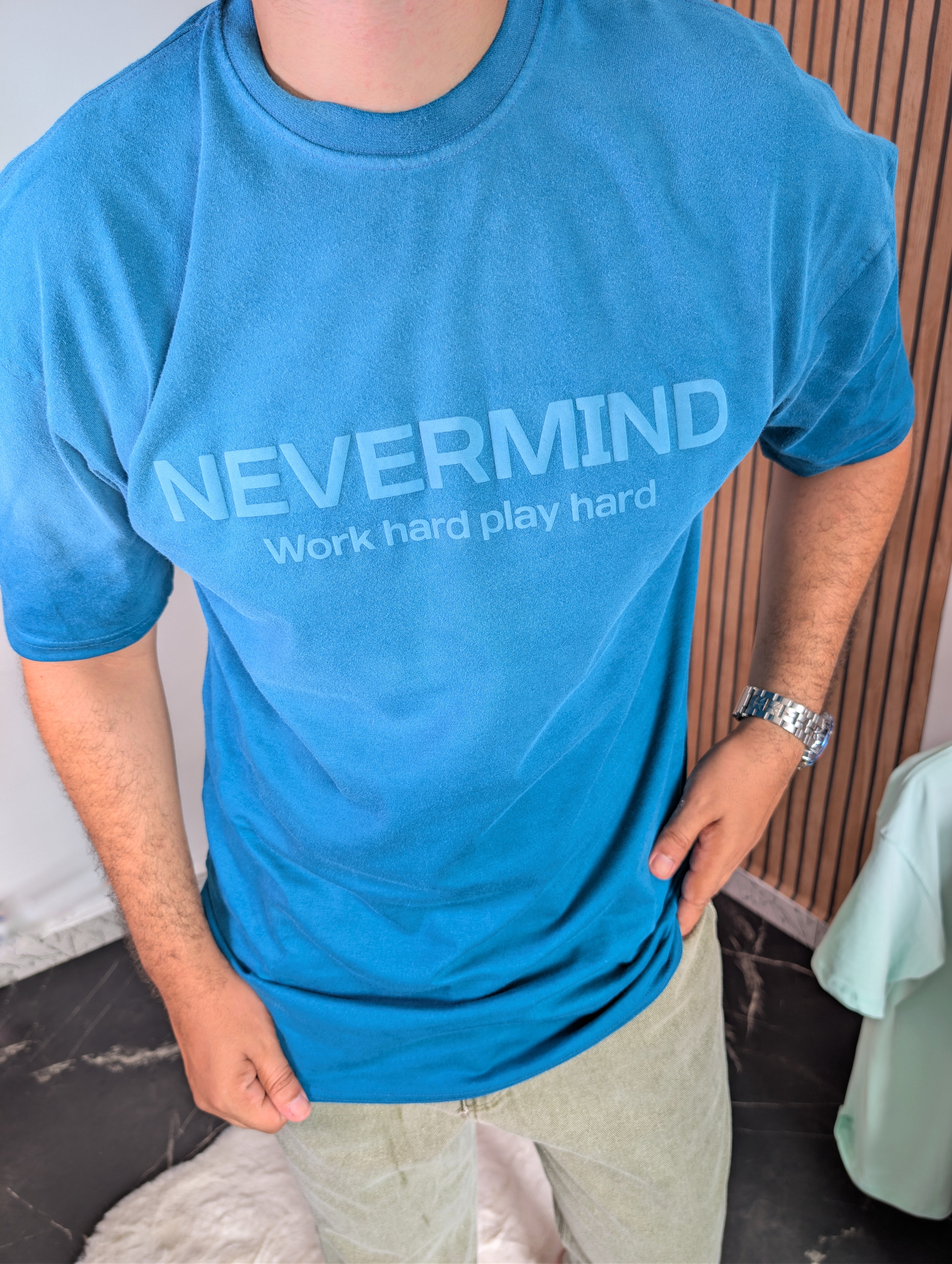 Essential shirt NEVER MIND ( pull oversize)