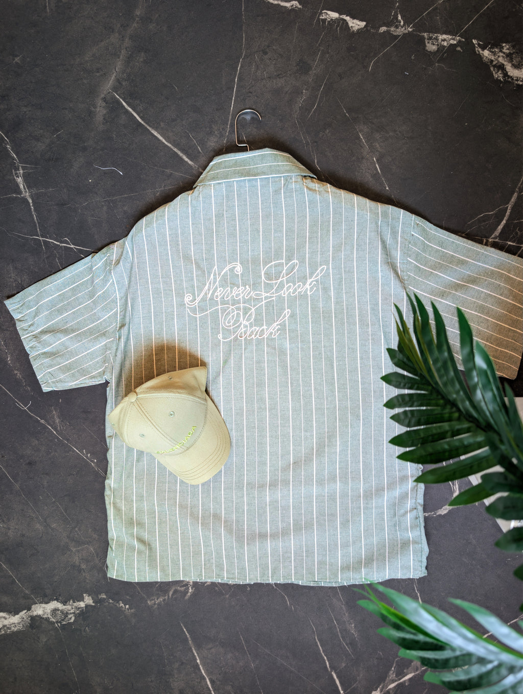 Chemise Demi manche oversize ( boxy fit strip shirt)