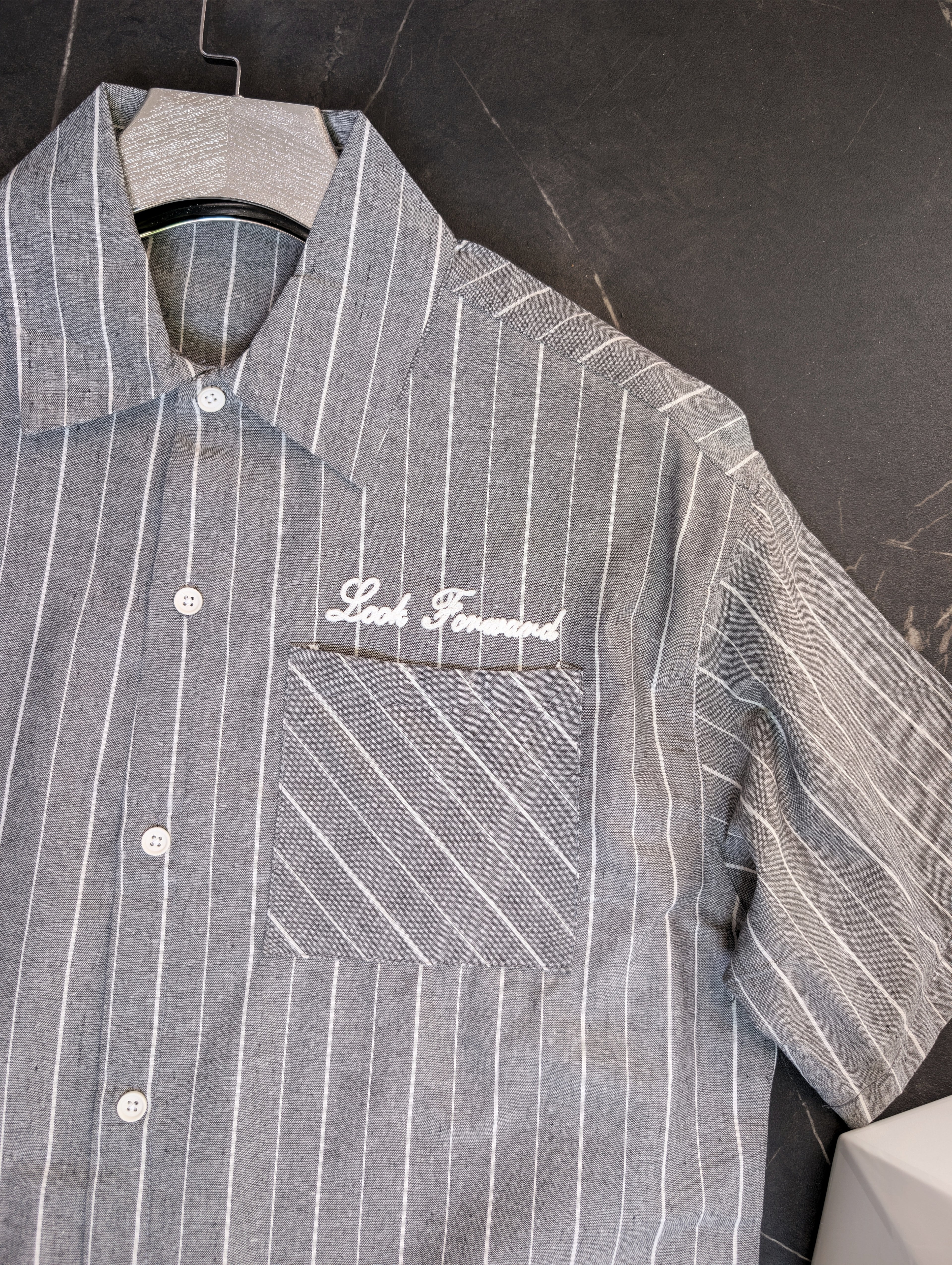 Chemise Demi manche oversize ( boxy fit strip shirt)