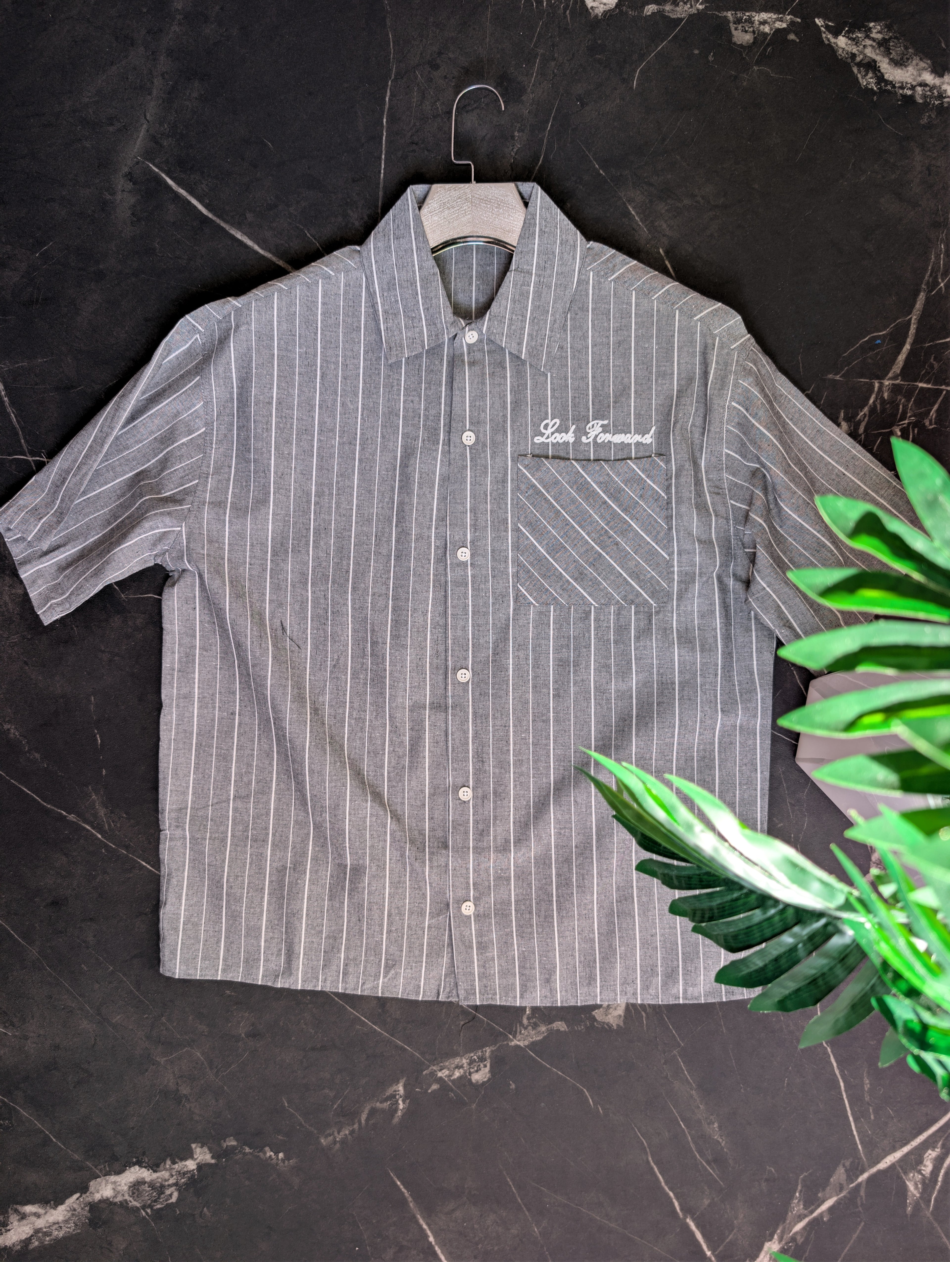 Chemise Demi manche oversize ( boxy fit strip shirt)