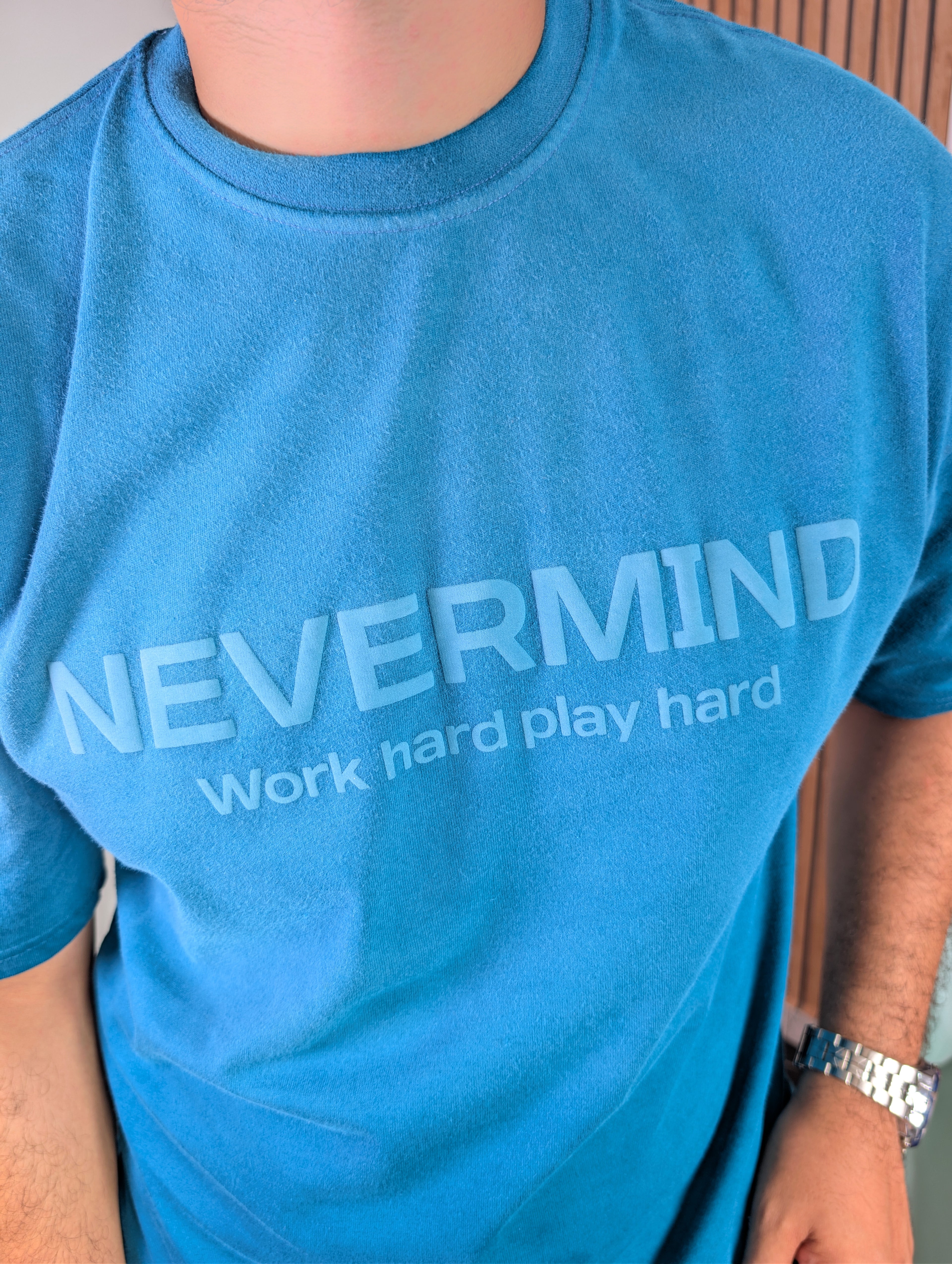 Essential shirt NEVER MIND ( pull oversize)